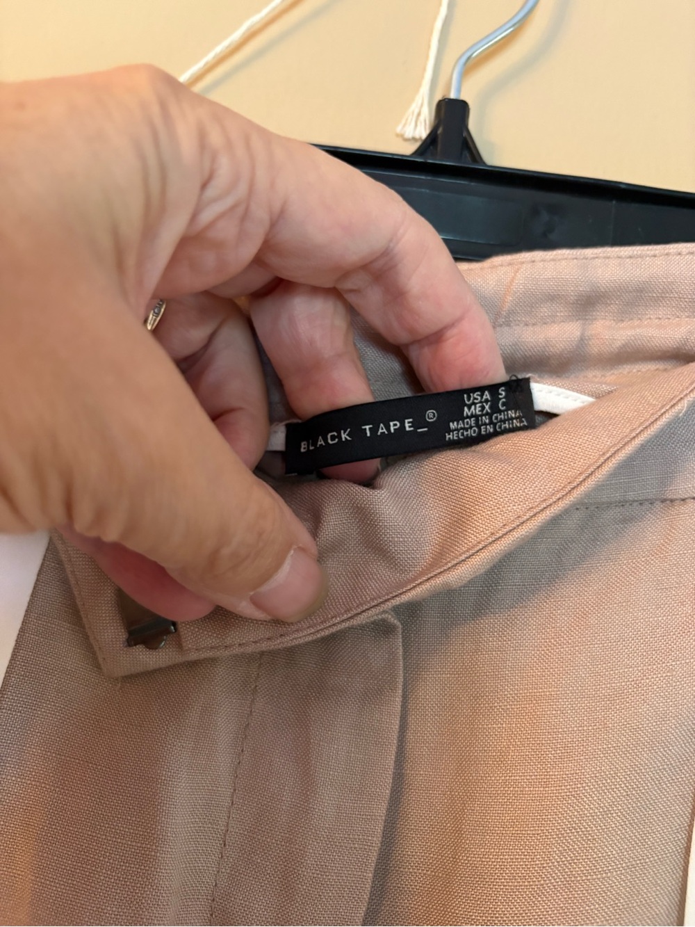 Black Tape Cropped Drawstring Linen-Blend Pants in Pinky-Taupe - Picture 8 of 12
